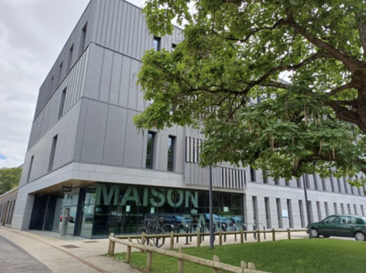 maison de sante des mouilleres Photoroom